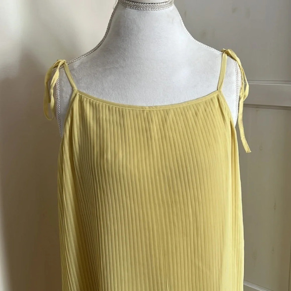 BCBGeneration Buttermilk Yellow Pleated Mini Dress - Size L - NWT - Picture 6 of 12